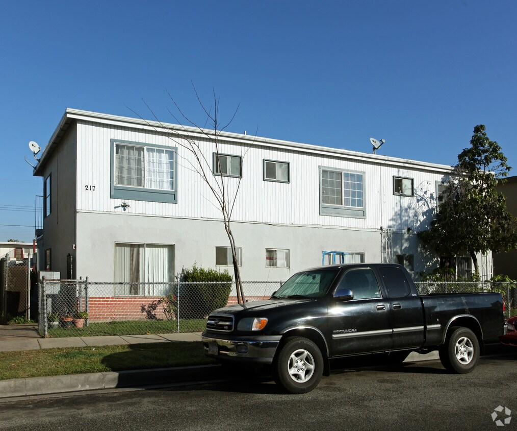 Foto principal - 217 W Wilson Ave