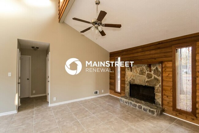 Foto del edificio - 3 Bedroom Pet-Friendly Home in Lithonia, GA with Main Street Renewal