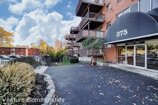Building Photo - 375-375 W Galbraith Rd