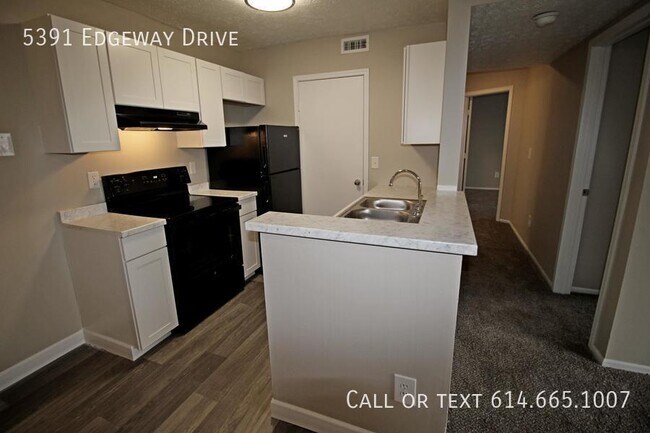 Building Photo - 5391 Edgeway Dr