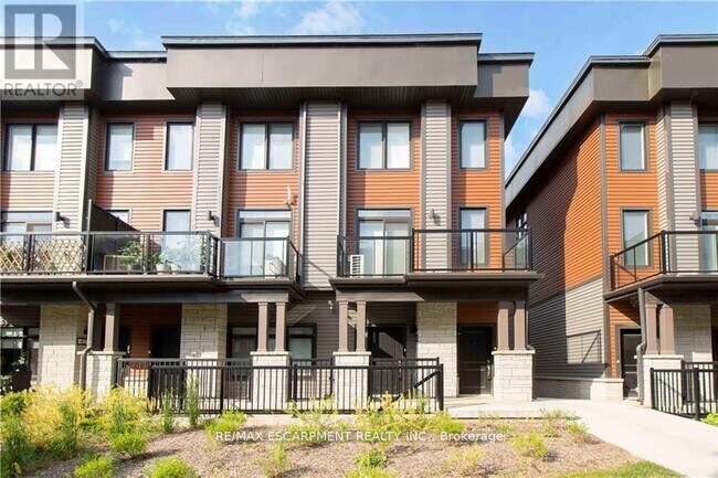 Building Photo - 2 Willow St
