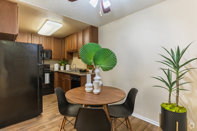 1BR, 1BA - 700SF - La Jolla Nobel