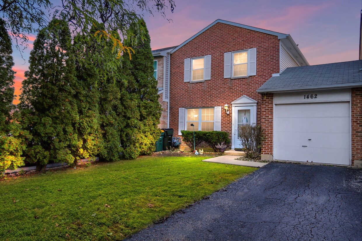 Front - 1462 Walnut Cir