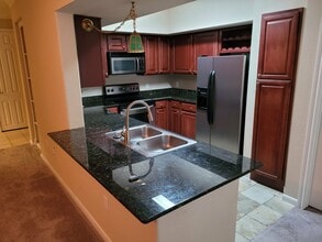 Building Photo - 7575 Kirby Dr