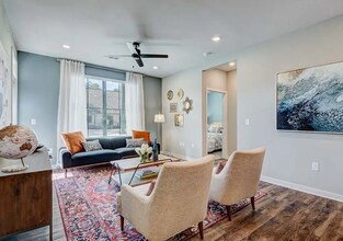 Building Photo - 500 Town Park Dr