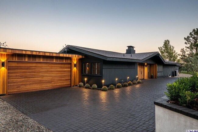 Building Photo - 3920 Starland Dr