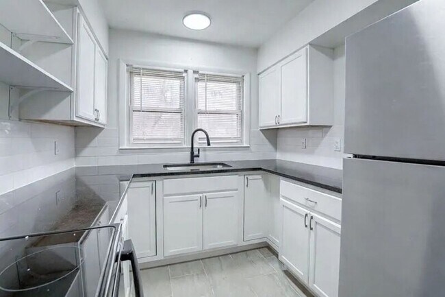 Foto del edificio - 3 Bed Home – Move-In Ready in Independence!