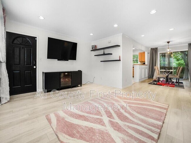 Photo - 2825 Northeast Expy Apartment