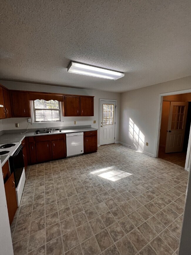 Foto del edificio - Home For Rent