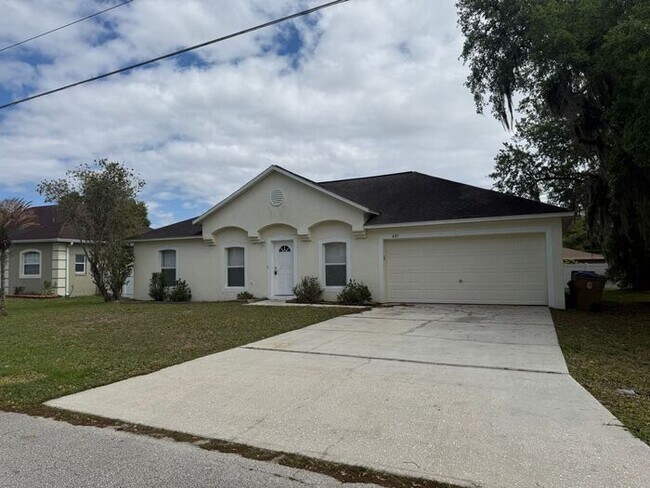 Building Photo - Single Family Home in Poinciana