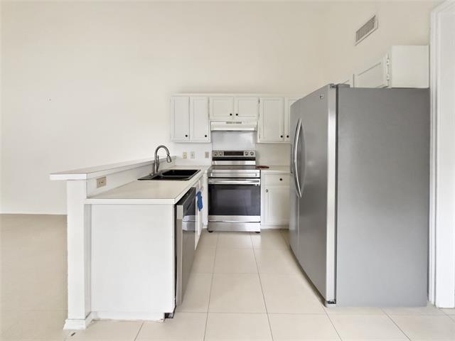 Building Photo - 1106 Hollis St