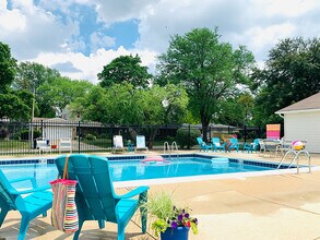 Fox Run Apartments photo'