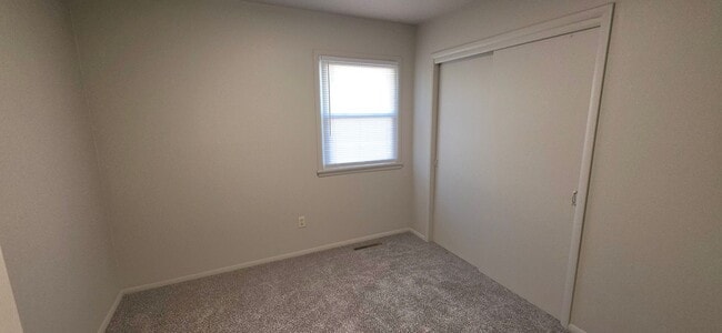 Foto del edificio - 2545 S Ingram Mill Rd