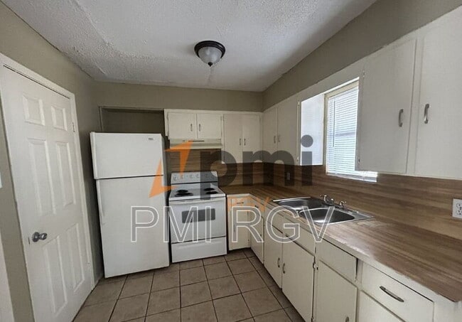 Foto del edificio - 1608 Norma Ln