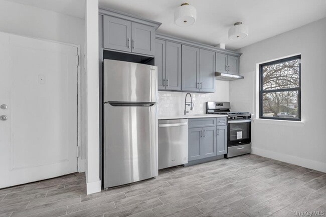 Foto del edificio - 105 Long Beach Rd