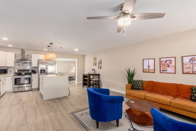 Foto del edificio - 955 E Marigold Ln