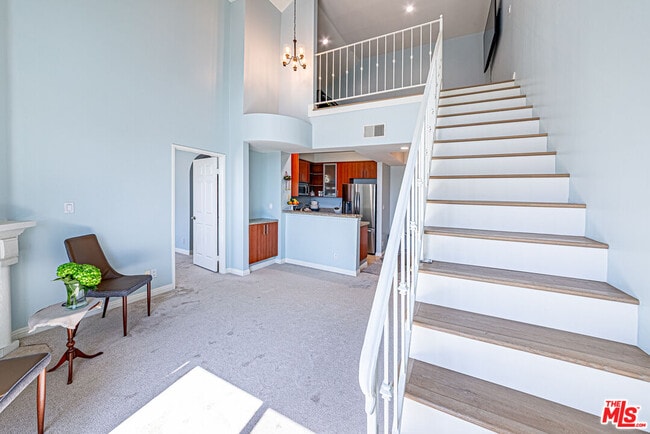 Building Photo - 620 S Gramercy Pl