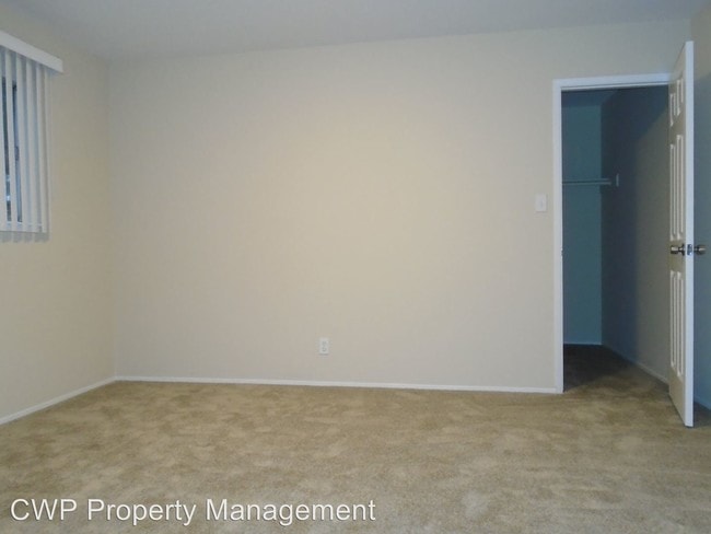 Building Photo - 377 Best Ave