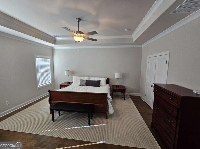 Building Photo - 637 Skytop Dr