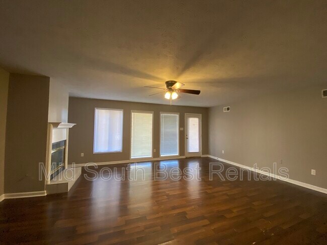 Foto del edificio - 4134 Canada Rd