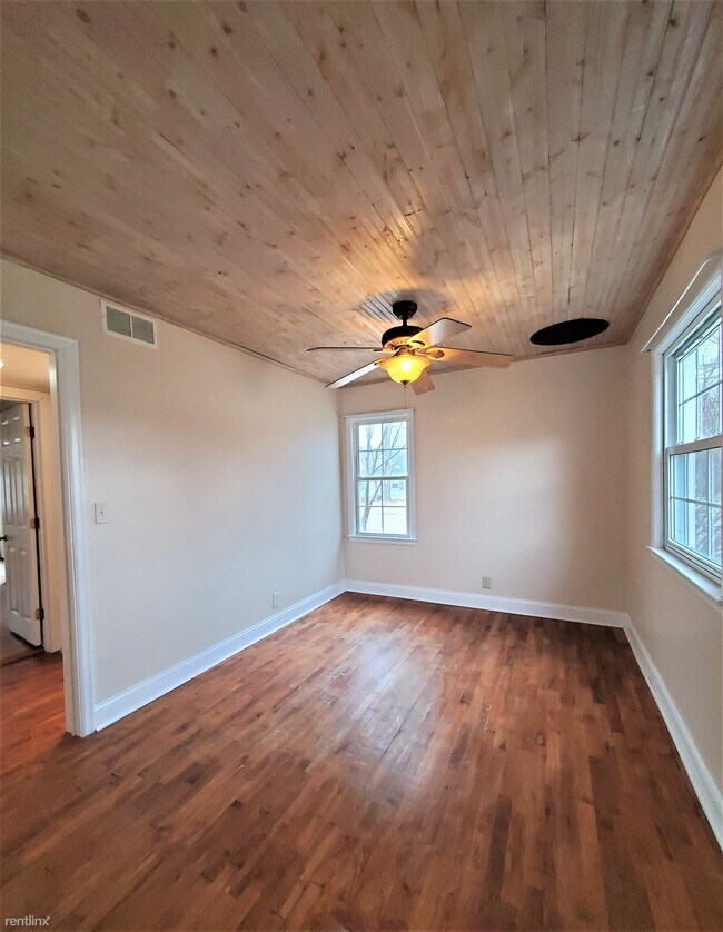 Foto del edificio - 3 br, 2 bath House - 2302 Chesning Ave