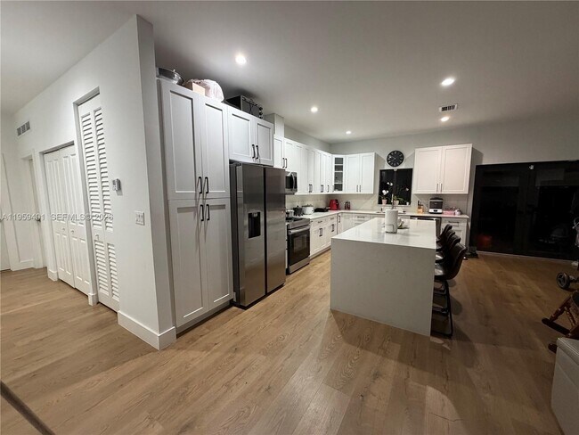 Foto del edificio - 14150 Jefferson St