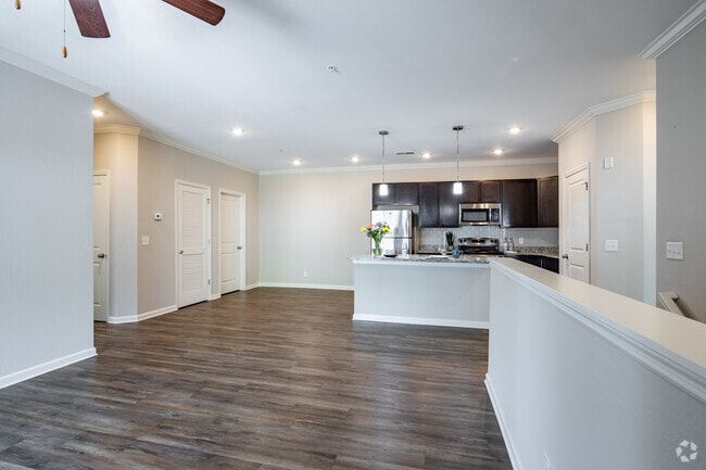 2BR, 2BA - 1,227SF - Living Room - Oakwood Estates