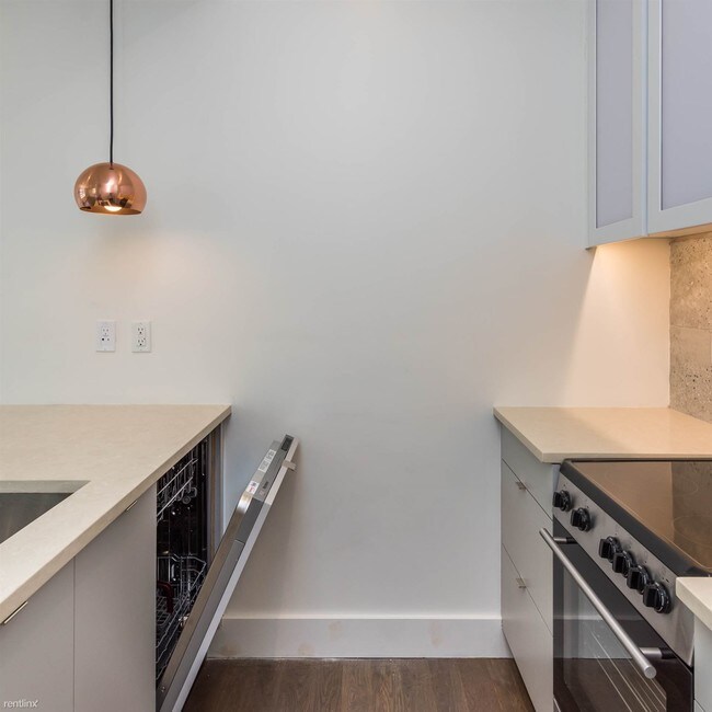 Building Photo - 164 Central Ave