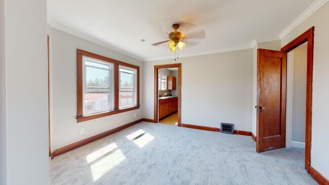 Foto del edificio - 6711 Dartworth Dr