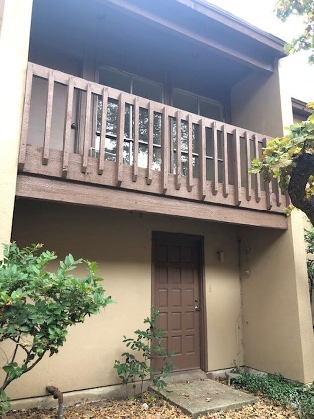 Primary Photo - SUPER SPACIOUS 2 BEDROOM TOWNHOME