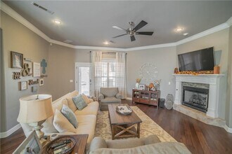 Building Photo - 3710 Monte Vallo Manor