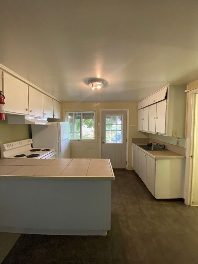 Foto del edificio - Cheney Studio Apartment Available 7/10