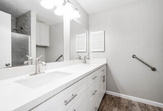 Building Photo - 14315 Swanfield Dr