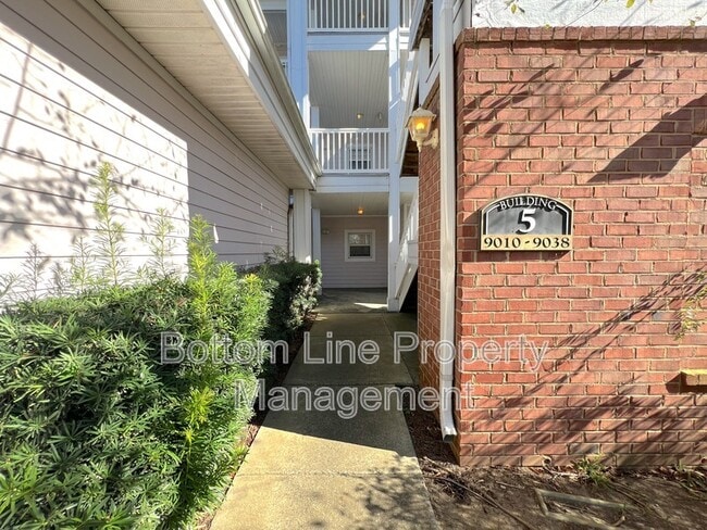 Foto del edificio - 9036 Meadow Vista Rd