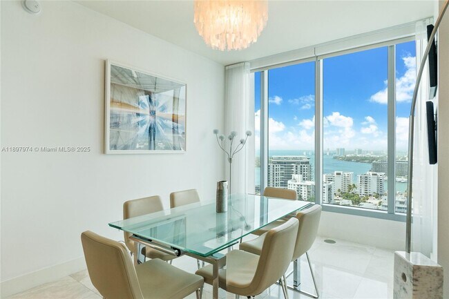 Foto del edificio - 6899 Collins Ave