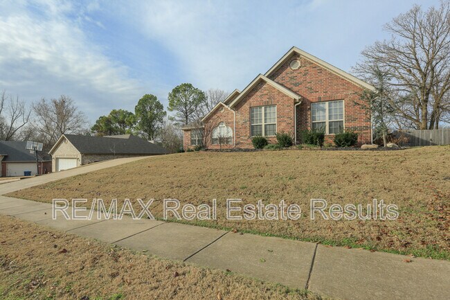 Foto del edificio - 303 NW Palomino St