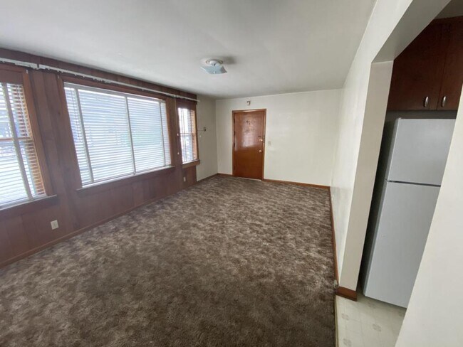 Building Photo - 4435 SE Belmont #2