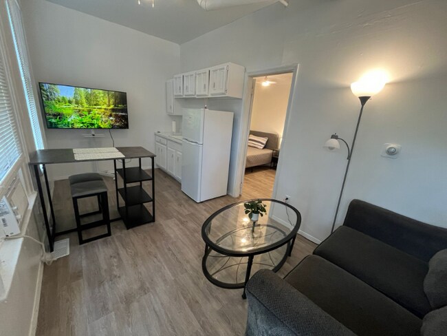 Building Photo - 920 N 9th St Rd