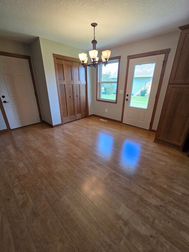 Building Photo - 38231 Ewing Ct
