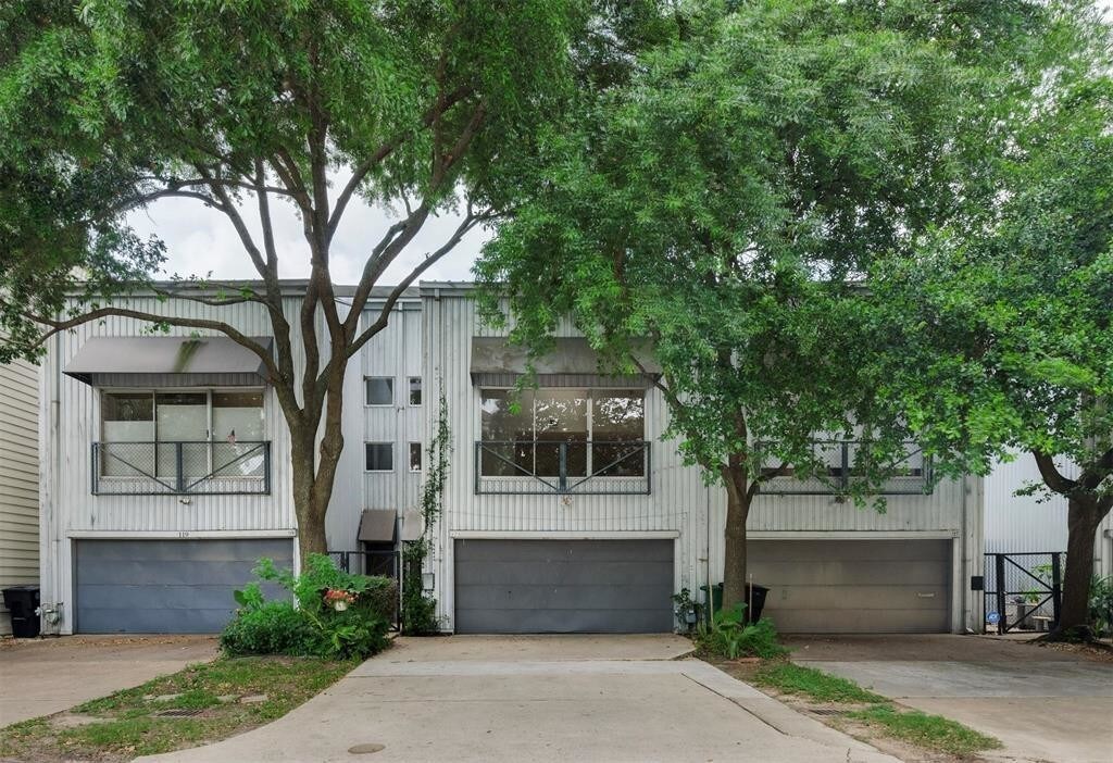 Primary Photo - 123 Detering St