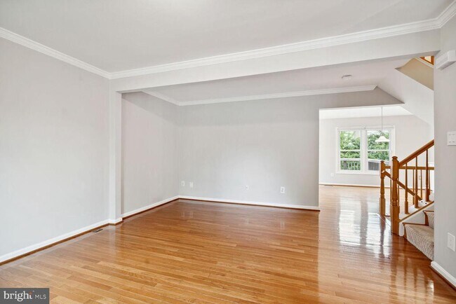Building Photo - 5104 Woodfield Dr