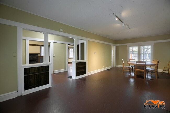 Building Photo - 202 Frambes Ave