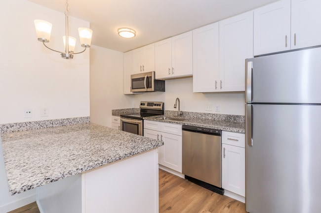 Building Photo - Eagle Creek Landing Apartments