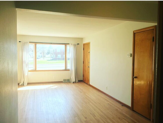 Building Photo - 3167 S 35th St