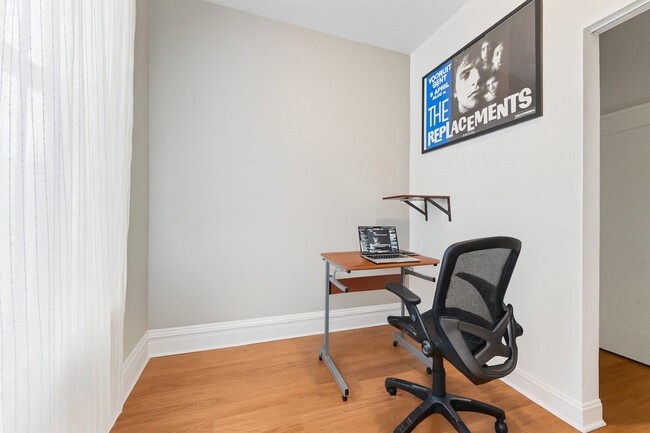 Foto del edificio - 2703 N Ridgeway Ave