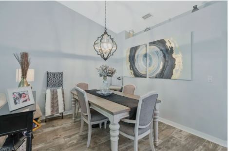 Foto del edificio - 9563 Hemingway Ln