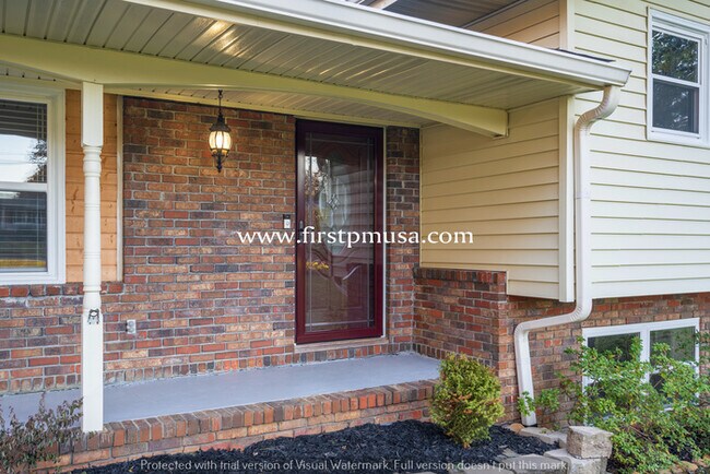 Foto del edificio - Large Brick Ranch Home