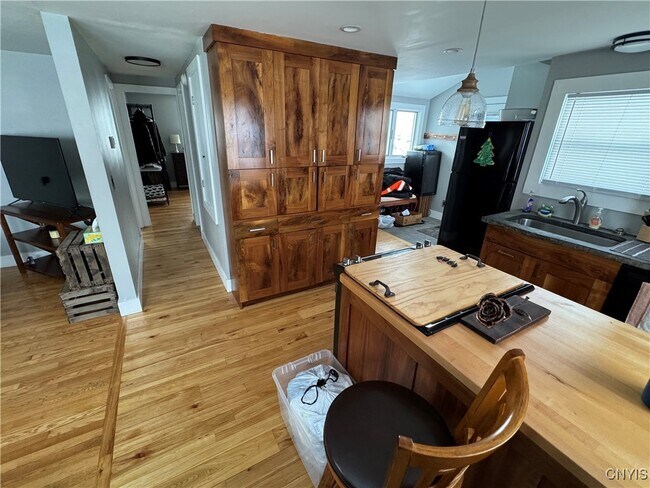 Foto del edificio - 9646 River Rd