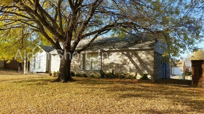 Building Photo - 1209 High Country Dr
