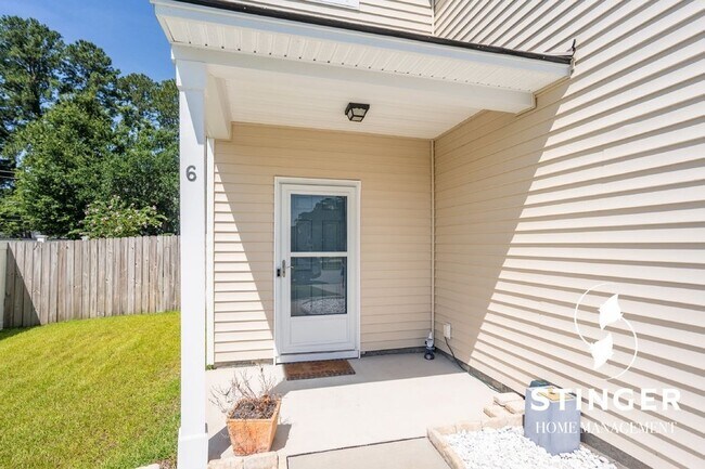 Building Photo - 6 Kiawah Dr